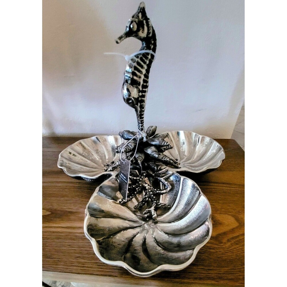 Metal Silver Tone Sea Shell Shape With Seahorse In Middle As Handle NEW